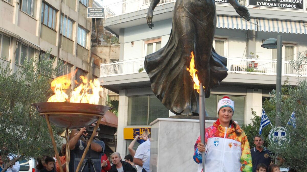 Η Ολυμπιακή Φλόγα περνά από την Κατερίνη