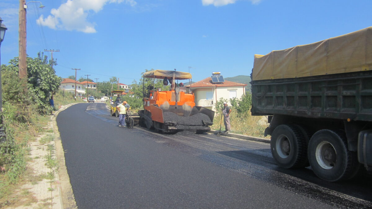 Συνεχίζεται η αποκατάσταση του δρόμου στο Μοσχοπόταμο