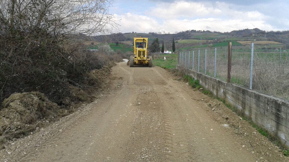 Παρεμβάσεις και βελτιώσεις αγροτικών δρόμων σε Σβορώνο και Μηλιά