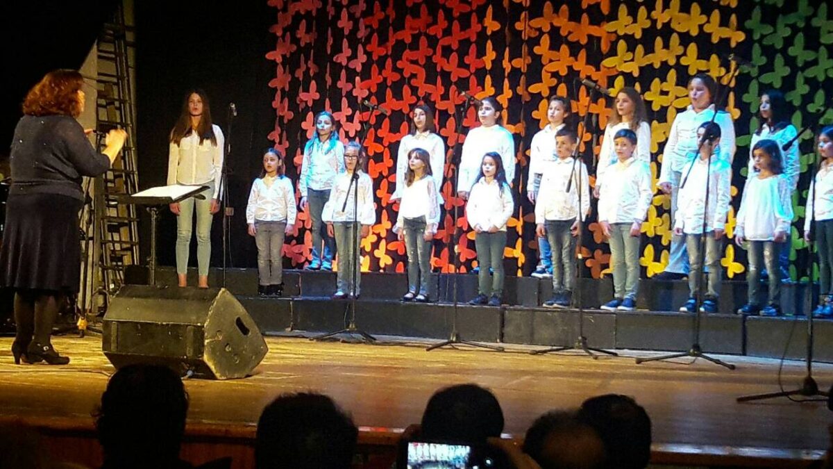 Η παιδική χορωδία του Δημοτικού Ωδείου Κατερίνης στη Νάουσα