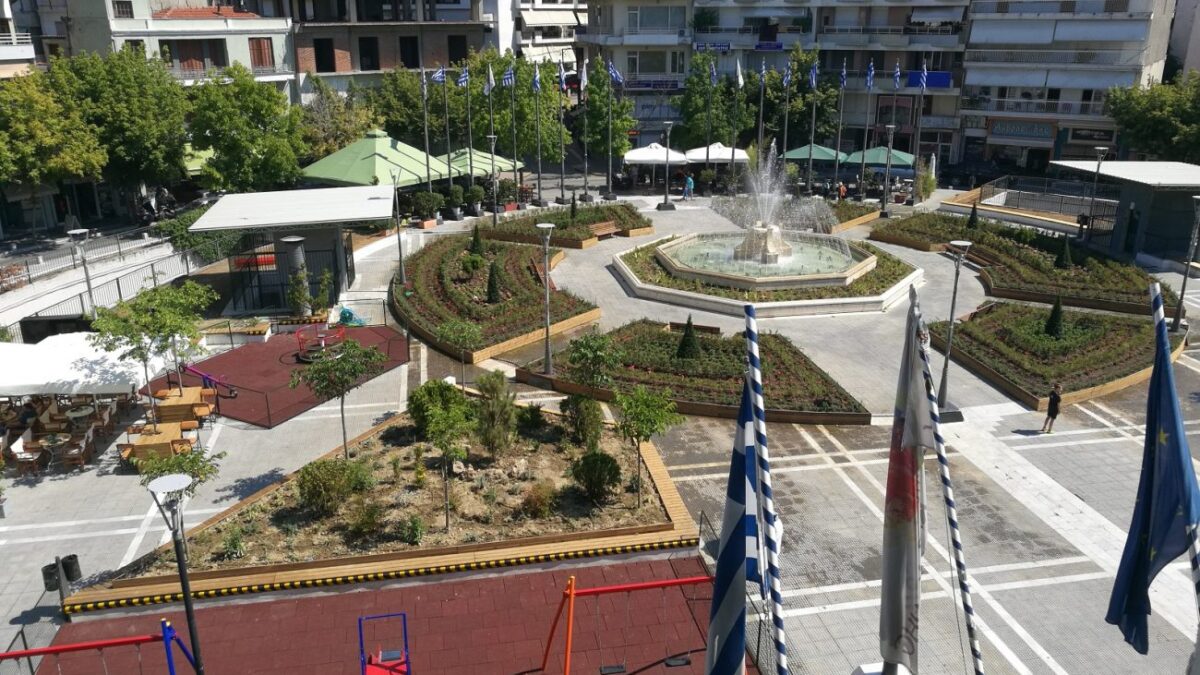 Είναι αυτή η Πλατεία Δημαρχείου; Η πλήρης μεταμόρφωση σε «κήπο» στην καρδιά της Κατερίνης