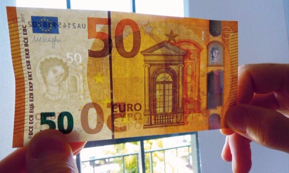 Κυκλοφορούν πάνω από 300.000 πλαστά χαρτονομίσματα ευρώ