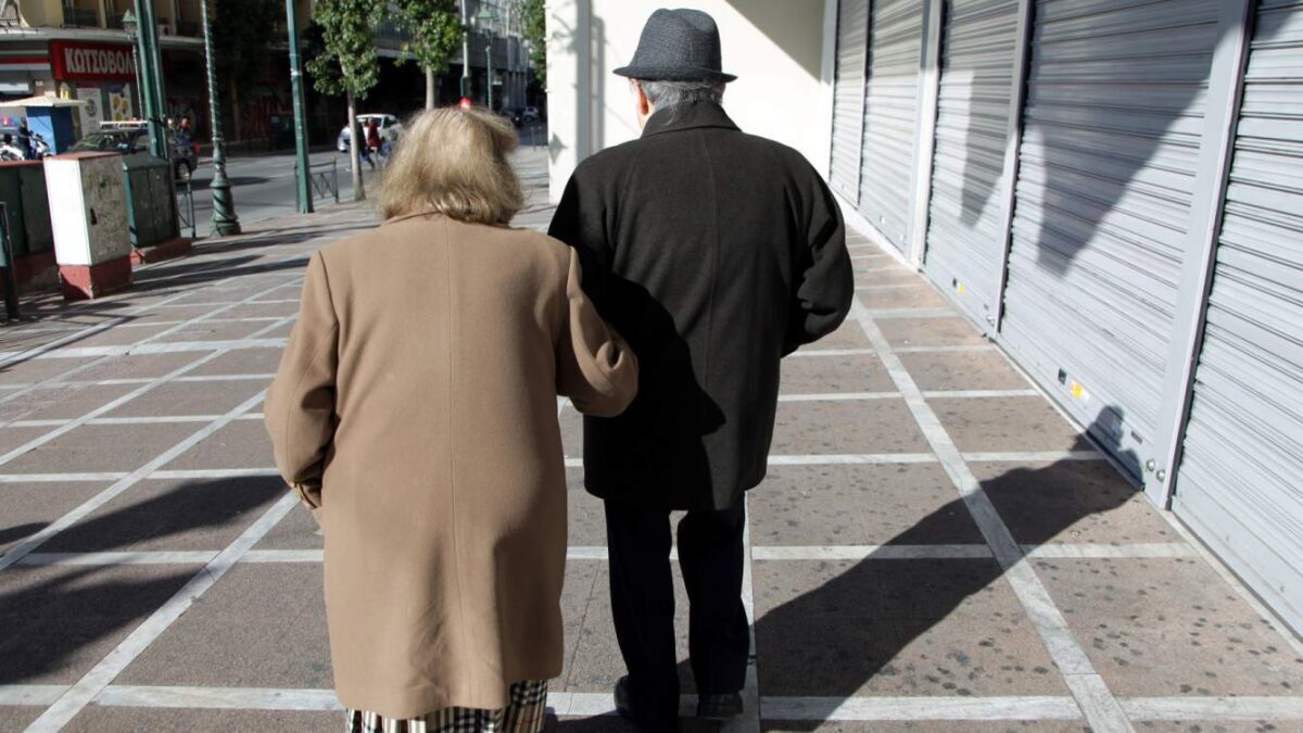 Μετά το brain drain έρχεται το… elders drain – Συνταξιούχοι εγκαταλείπουν τη χώρα για να ζήσουν αξιοπρεπώς