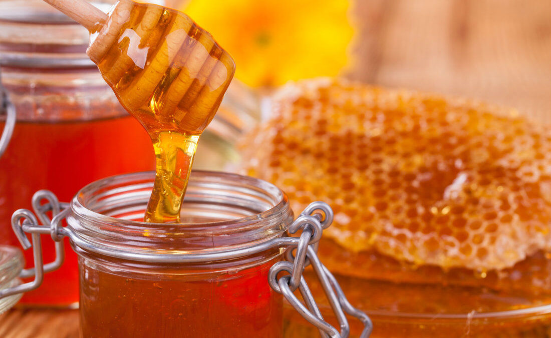 Πανεπιστήμιο Οξφόρδης: Το μέλι είναι πιο αποτελεσματικό από φάρμακα και αντιβιοτικά