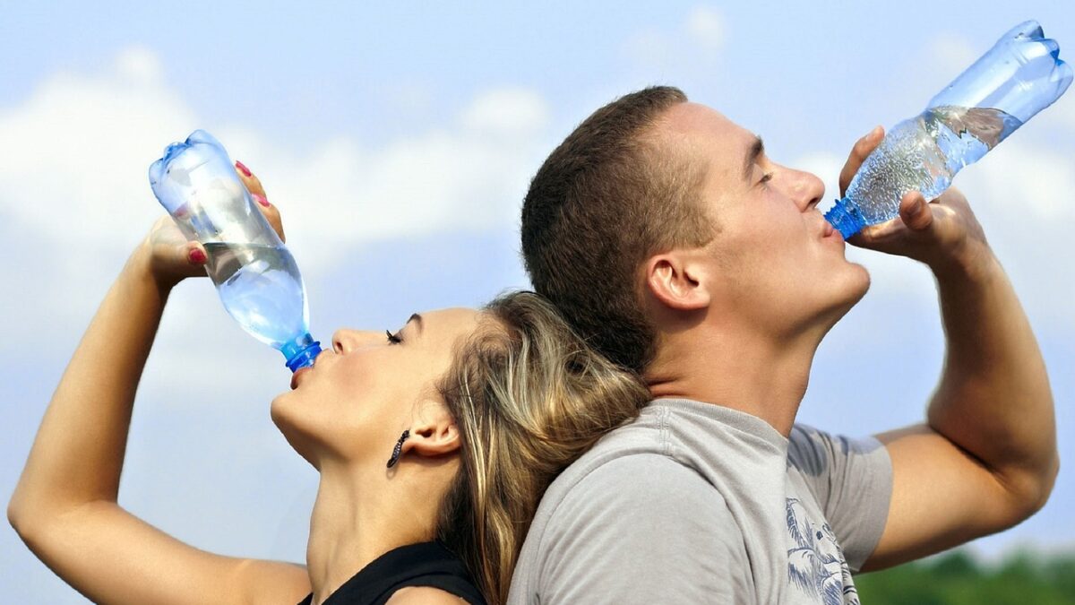 Τι συμβαίνει στον εγκέφαλό σου όταν δεν πίνεις αρκετό νερό