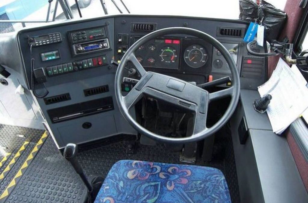 Οδηγός λεωφορείου του ΚΤΕΛ παράτησε τους επιβάτες και… την κοπάνησε