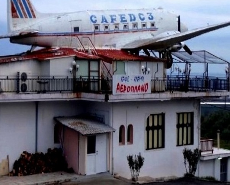 Καφέ αεροπλάνο»: Η ιστορία της θρυλικής καφετέριας στην Παλιά Εθνική Οδό Κατερίνης - Αιγινίου (VIDEO & ΦΩΤΟ) - Ο Ντελάλης