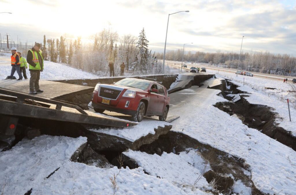 Άνοιξε η γη στην Αλάσκα μετά τον σεισμό των 7 Ρίχτερ (VIDEO & ΦΩΤΟ)