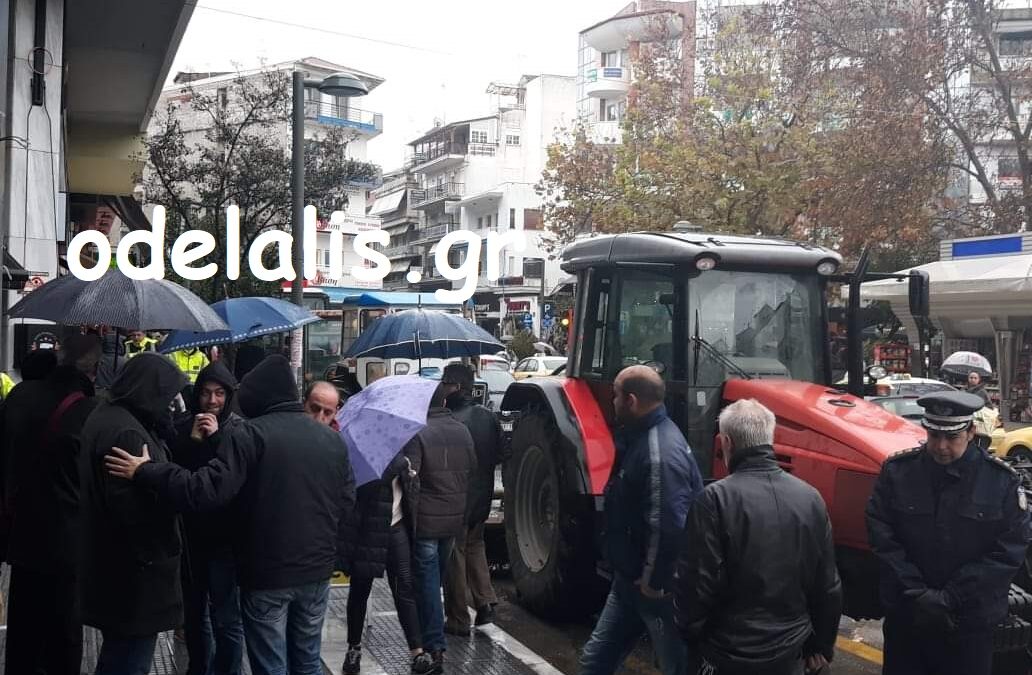 Κατερίνη: Συγκέντρωση διαμαρτυρίας αγροτών και κτηνοτρόφων στην Πλ. Ελευθερίας (VIDEO & ΦΩΤΟ)