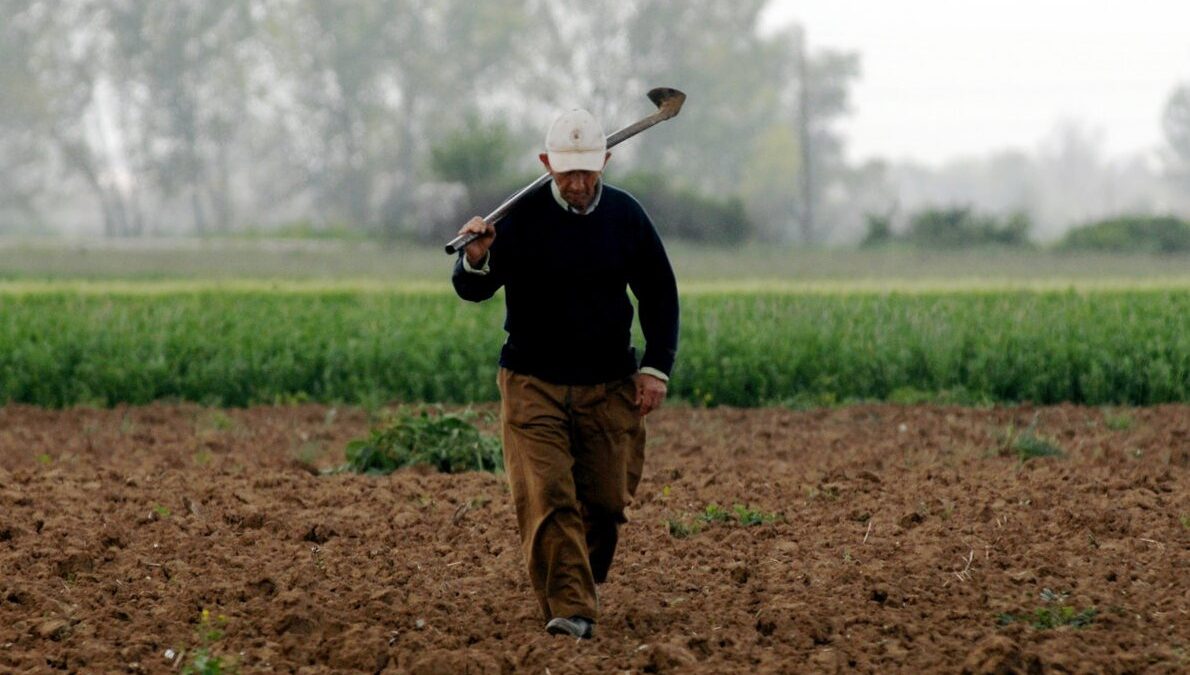 Πρόγραμμα ενίσχυσης των μικρών γεωργικών εκμεταλλεύσεων – Στ. Καστόρης: Για να μην ερημώσουν τα χωριά μας…