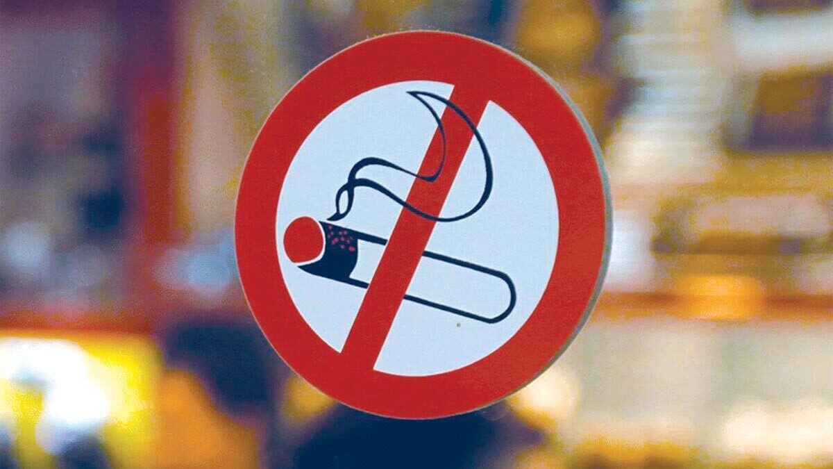 Τέλος το τσιγάρο στους δημόσιους χώρους – Τι προβλέπει η νομοθεσία, τα πρόστιμα που επιβάλλονται