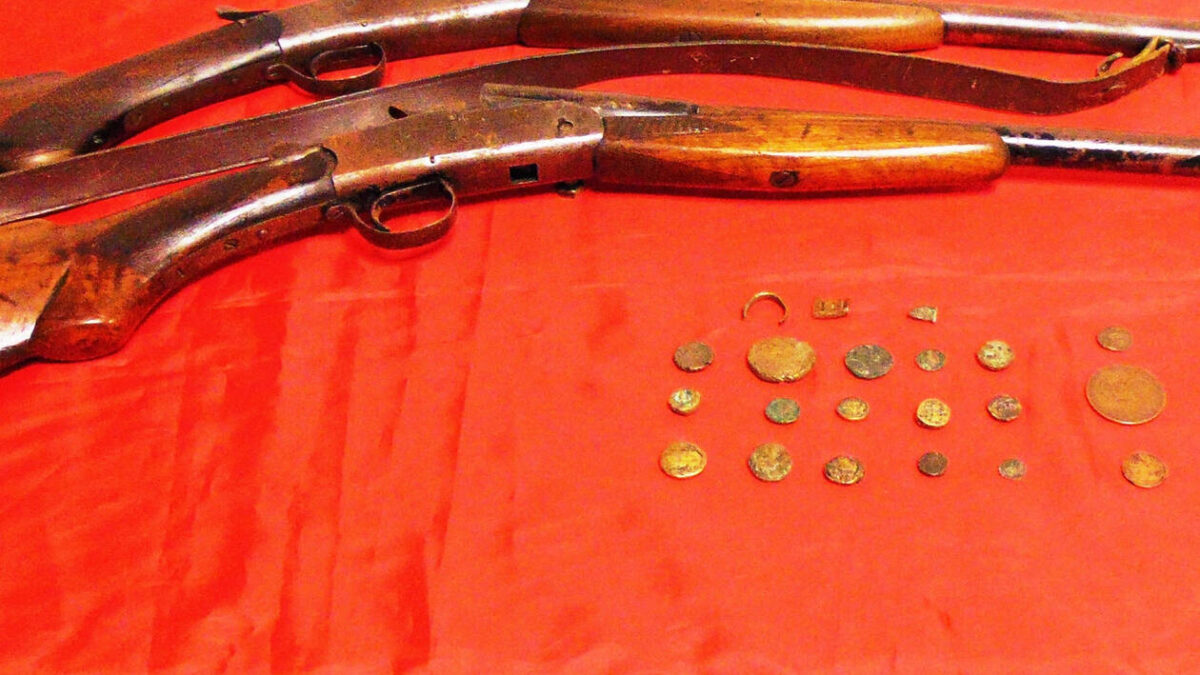Πιερία: Συνελήφθη 30χρονος για υπόθεση αρχαιοκαπηλίας – Είχε αναρτήσει αγγελία πώλησης αρχαίων νομισμάτων
