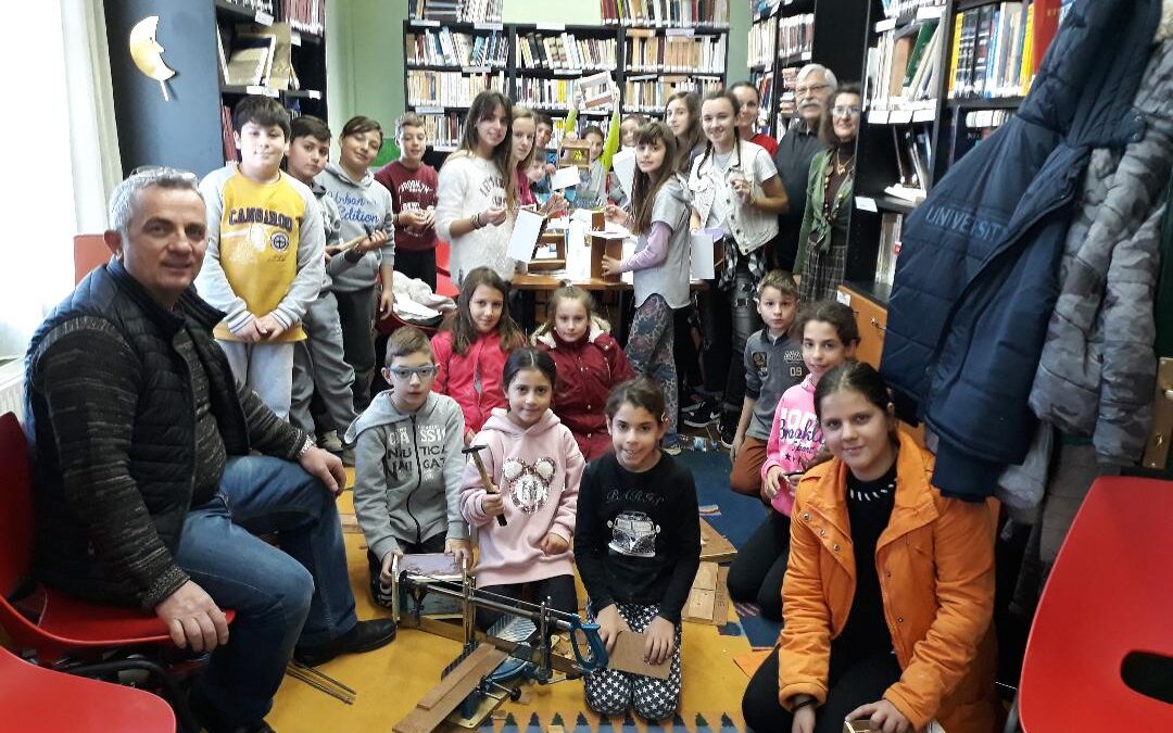 Τα παιδιά έγιναν μικροί μάστορες στην Δημοτική Βιβλιοθήκη Κορινού