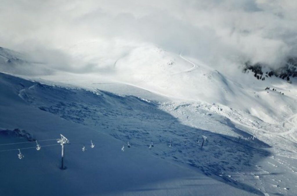 Καλάβρυτα: Χιονοστιβάδα 1.000.000 τόνων «κατάπιε» πίστα στο χιονοδρομικό! (ΦΩΤΟ)