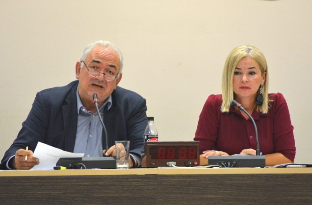 Ο Δήμαρχος Κατερίνης Σάββας Χιονίδης στο Δημοτικό συμβούλιο κατά της συμφωνίας των Πρεσπών: «Δεν παραχωρούμε γλώσσα, ιθαγένεια, εθνικότητα […] στηρίζουμε κάθε φιλειρηνική δράση προκειμένου να μην ψηφιστεί η συμφωνία των Σκοπίων»