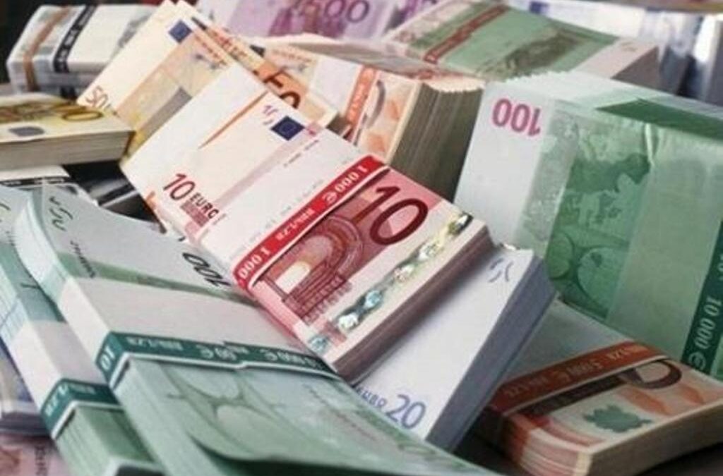 Ποιοι δικαιούνται μικροδάνεια έως 25.000 ευρώ σύμφωνα με το νέο νομοσχέδιο