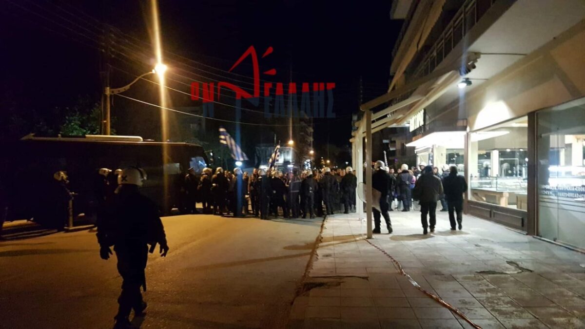 Κατερίνη: Συγκέντρωση διαμαρτυρίας την ώρα της ομιλίας του Δημήτρη Τζανακόπουλου (VIDEO & ΦΩΤΟ)