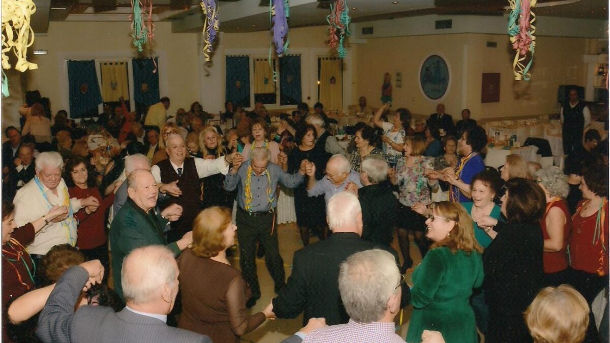 Χορός, κέφι και ξεφάντωμα στην αποκριάτικη εκδήλωση του Σωματείου Συνταξιούχων ΟΑΕΕ Ν. Πιερίας