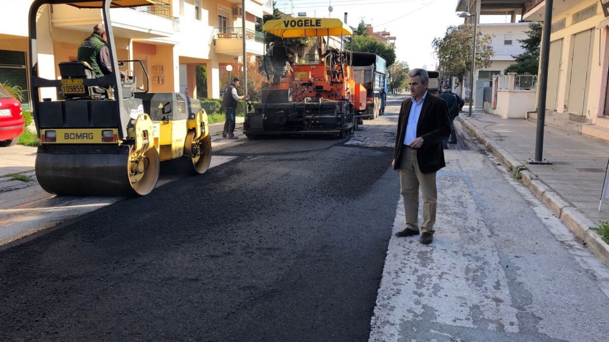 Ασφαλτοστρώσεις για τη βελτίωση της οδικής ασφάλειας στην οδό Αστ. Ζορμπά στα Καταφυγιώτικα & στην οδό Θεσσαλονίκης στην είσοδο της Κατερίνης