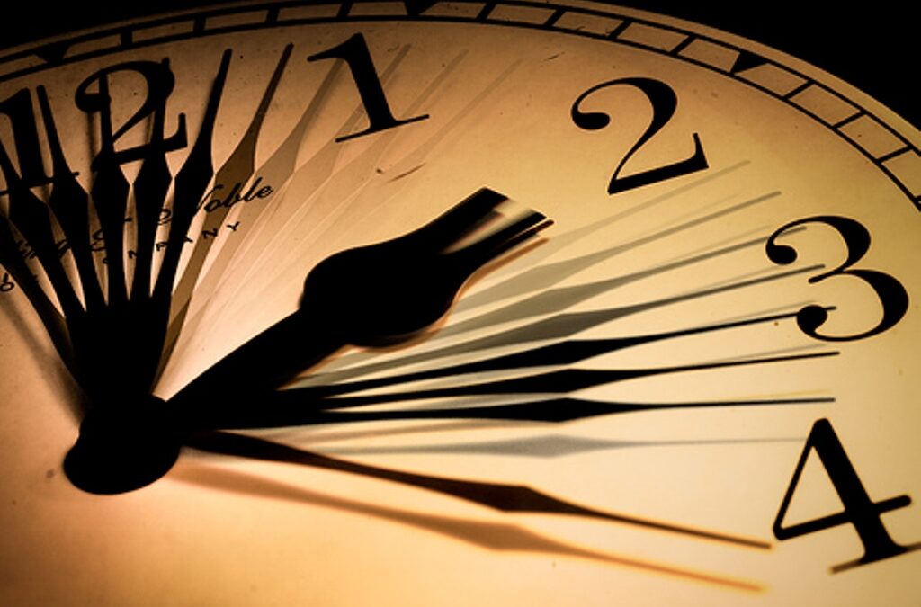 Αντίστροφη μέτρηση για την αλλαγή ώρας 2022, πότε γυρίζουμε τα ρολόγια μας μία ώρα μπροστά