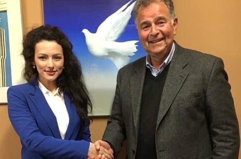 Υποψήφια δημοτική σύμβουλος Κατερίνης με τον Γιώργο Νταντάμη η Αθηνά Τοπουζίδου