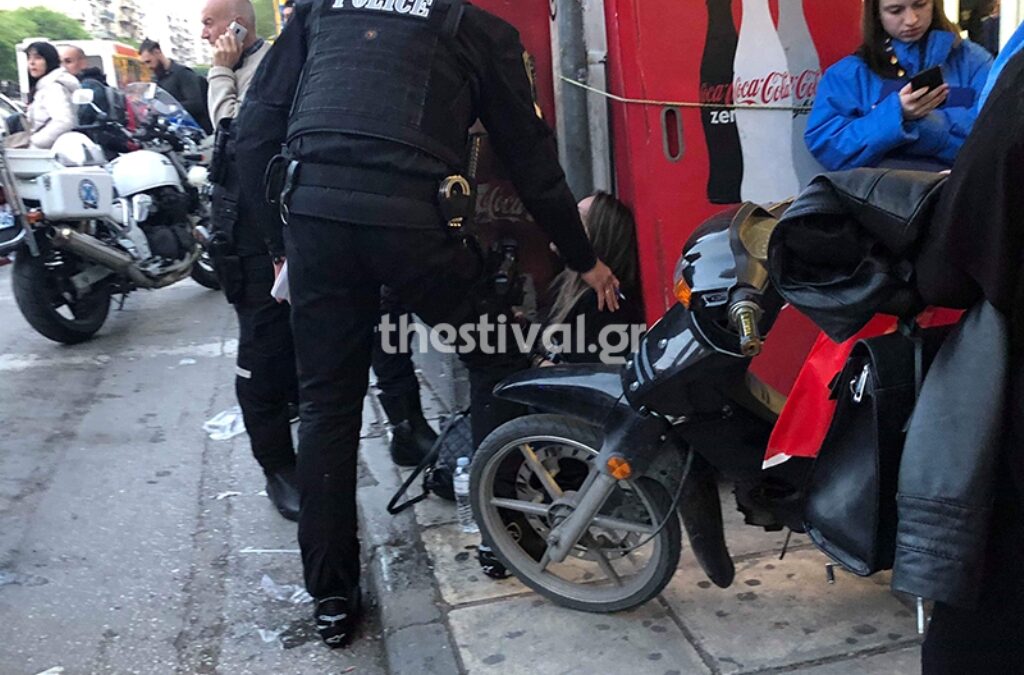 Θεσσαλονίκη: Άντρας πέταξε τη σύζυγό του από το αυτοκίνητο μπροστά στα παιδιά τους (ΦΩΤΟ)