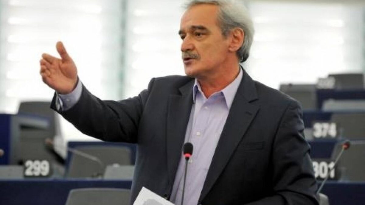 Στην Κατερίνη ο υποψήφιος ευρωβουλευτής της «Λαϊκής Ενότητας» Νίκος Χουντής