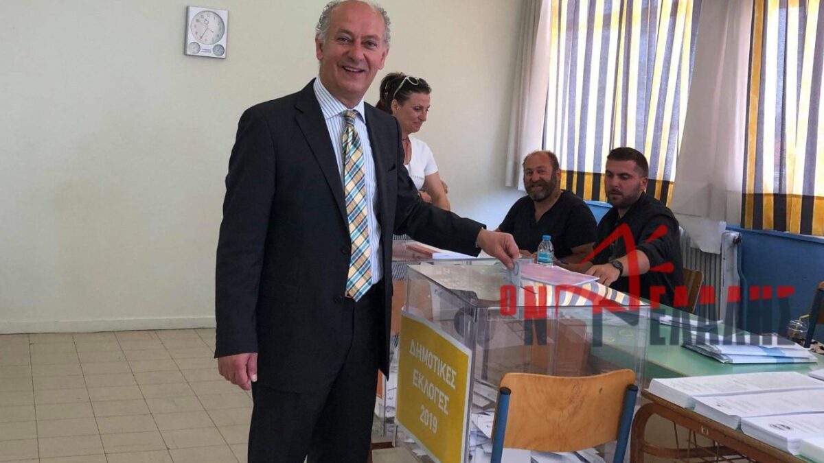 Εκλογές: Στο Λιτόχωρο ψήφισε ο Αστέριος Φαρμάκης