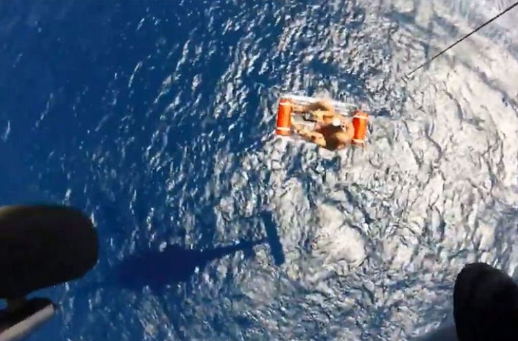 Βίντεο από την εντυπωσιακή διάσωση άνδρα με ελικόπτερο του Πολεμικού Ναυτικού