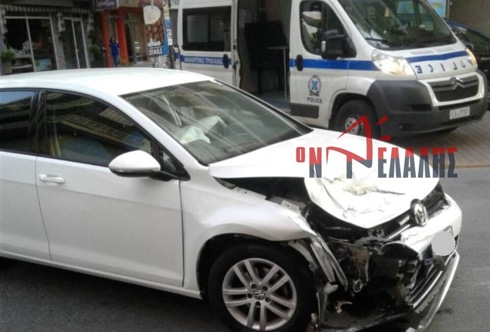 Τροχαίο ατύχημα με το καλημέρα στο κέντρο της Κατερίνης (ΦΩΤΟ)