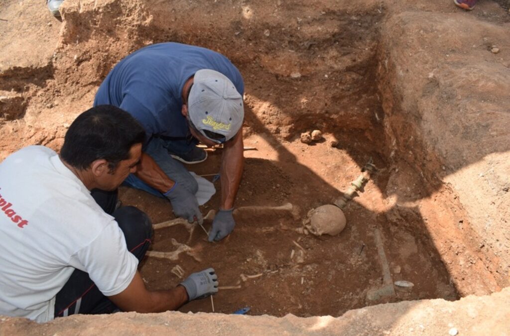 Κοζάνη: Άναυδοι οι αρχαιολόγοι από τον θησαυρό σε σπίτι που κατεδαφίστηκε από τη ΔΕΗ