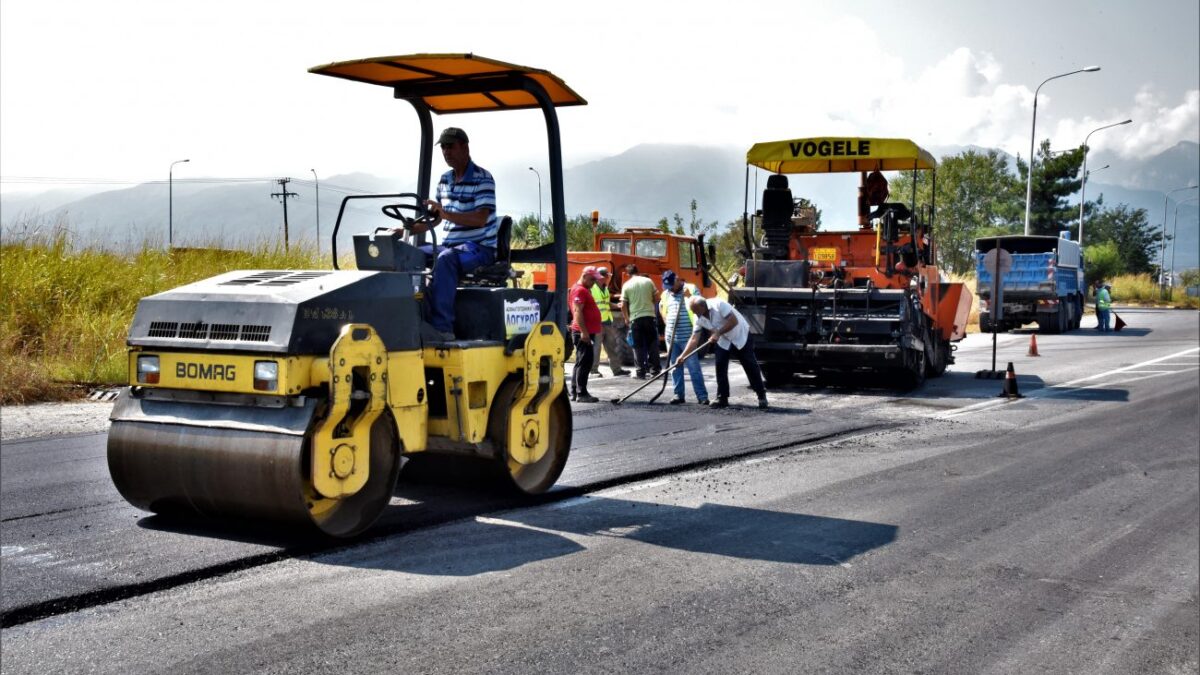 Το έργο αποκατάστασης και συντήρησης του οδικού δικτύου επέβλεψε η Αντιπεριφερειάρχης Πιερίας