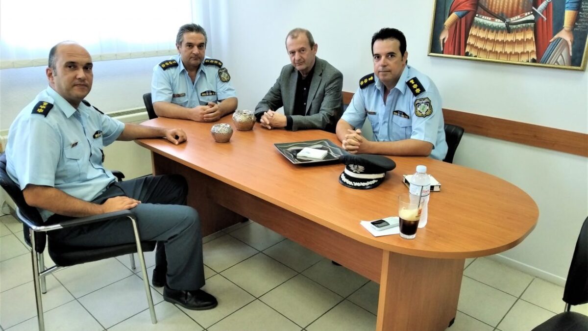 Σύσκεψη για το παρεμπόριο στην Αστυνομική Διεύθυνση Πιερίας