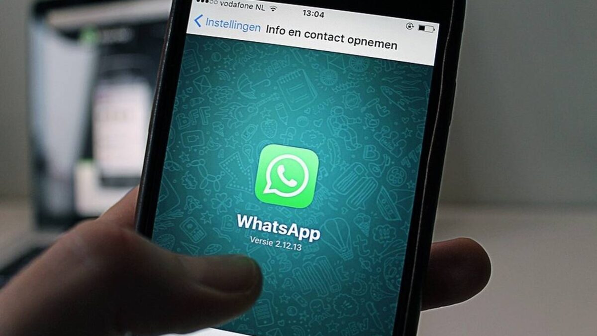 Το «WhatsApp» μας ακούει χωρίς να θέλουμε