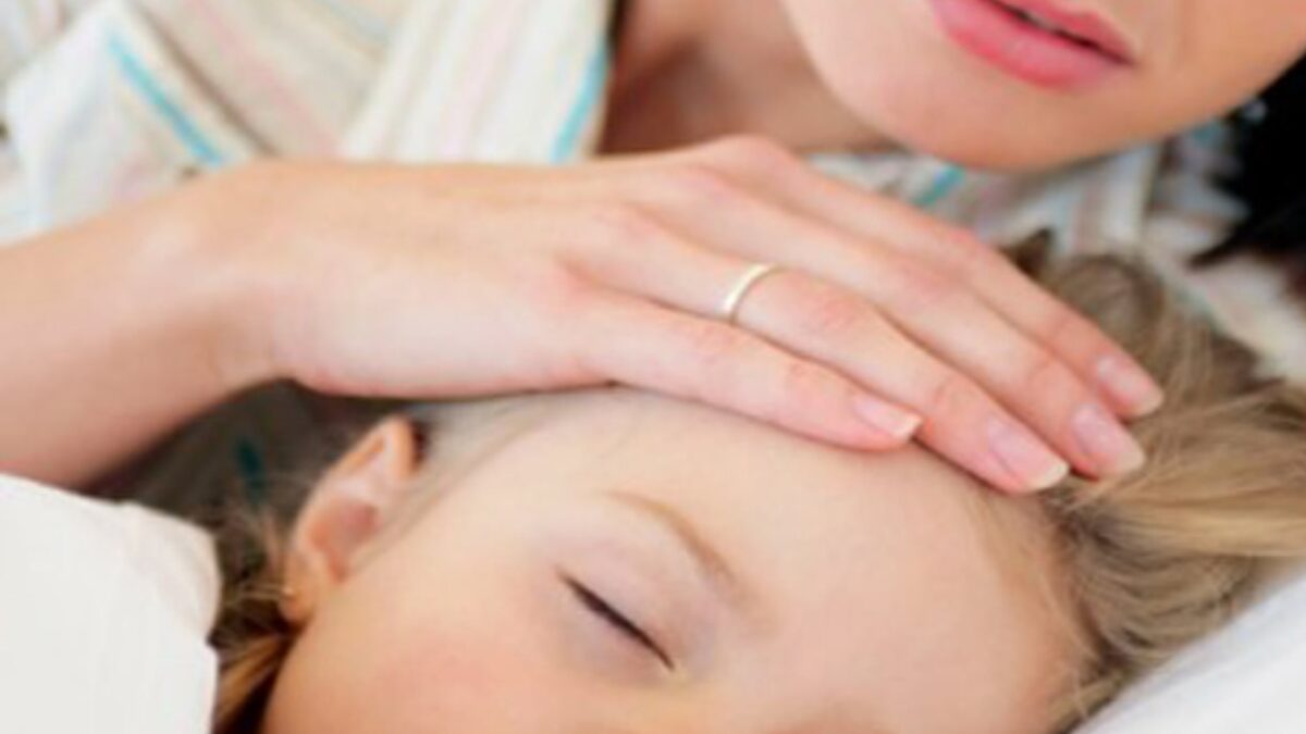 Κάθε 39 δευτερόλεπτα ένα παιδί κάτω των 5 ετών χάνει τη ζωή του από πνευμονία
