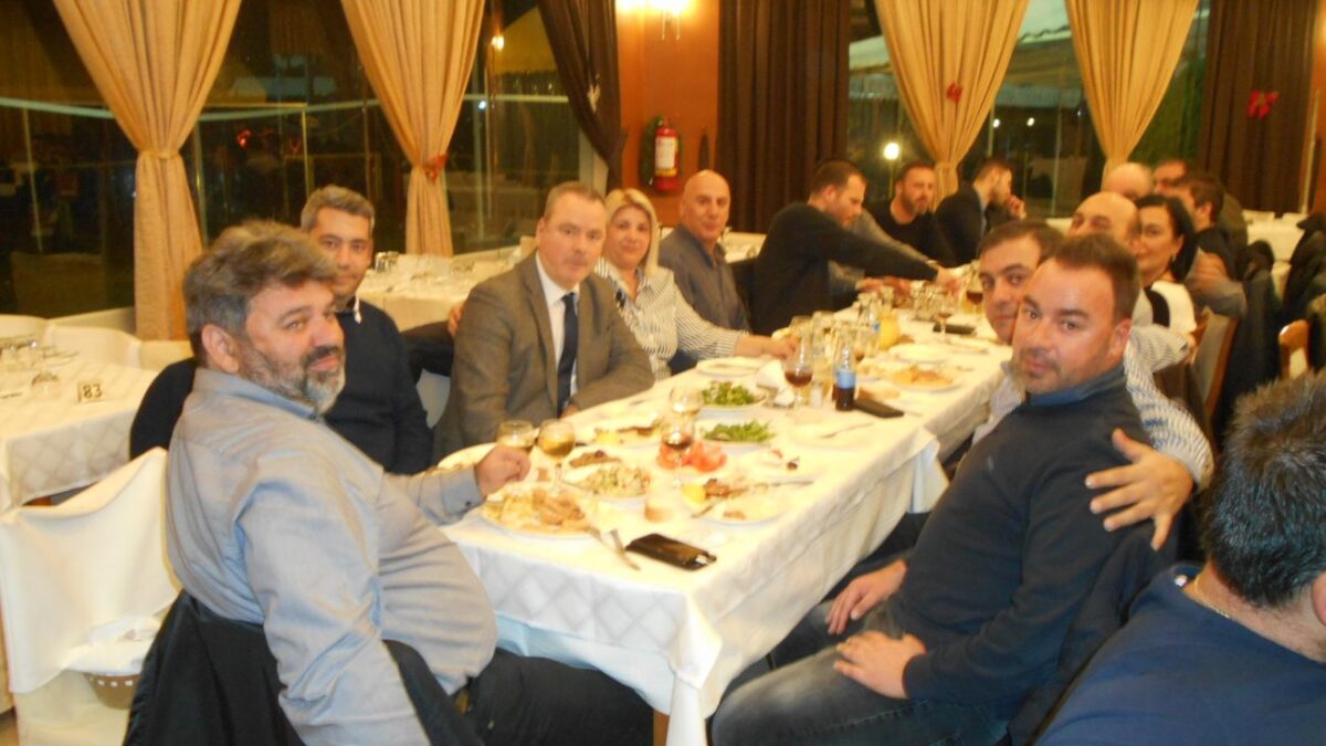 Χριστουγεννιάτικο δείπνο στην ομάδα του Πιερικού παρέθεσαν τα μέλη της διοίκησης Γιάννης Λαζαρίδης και Αντώνης Κυριάκος