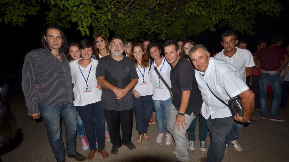Θάνος Μικρούτσικος: Το Φεστιβάλ Ολύμπου αποχαιρετά ένα μεγάλο φίλο του