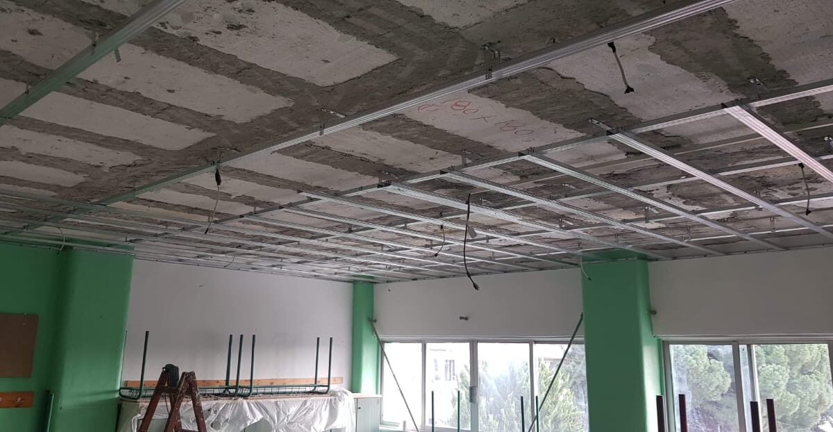 Άμεση & αποτελεσματική κινητοποίηση του Δήμου Κατερίνης για την αποκατάσταση τεχνικών αστοχιών στην οροφή του 9ου Δημοτικού Σχολείου
