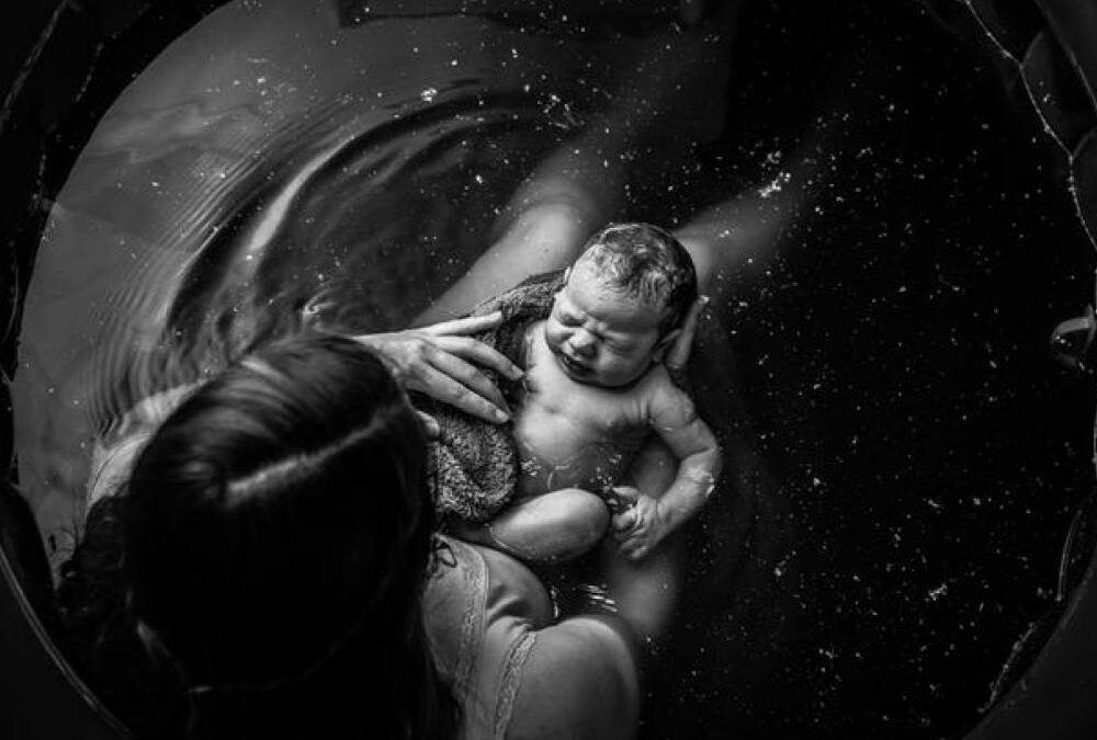 5 + 1 φωτογραφίες που απαθανατίζουν το θαύμα της γέννησης