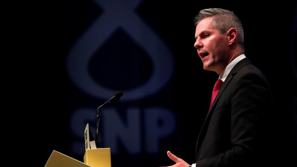 Σκωτία: Παραιτήθηκε ο υπουργός Οικονομικών! Είχε στείλει εκατοντάδες μηνύματα σε 16χρονο αγόρι