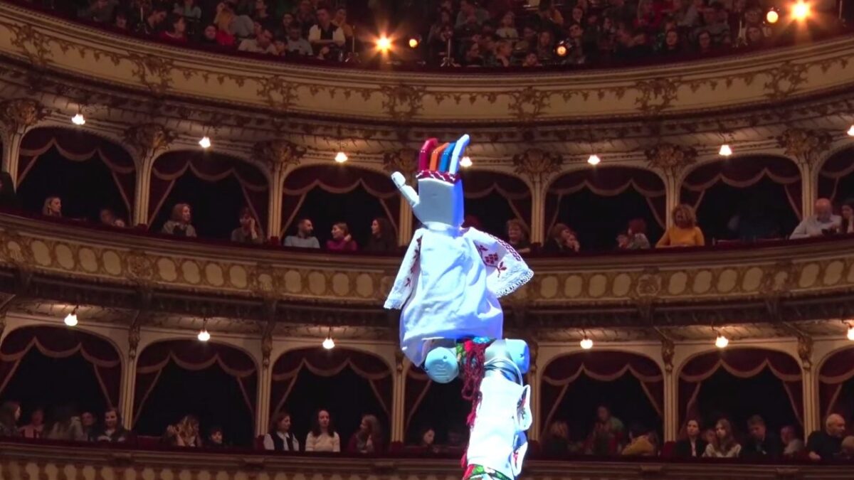 Ρουμανία: Μουσική συναυλία με μαέστρο… ρομπότ! (VIDEO)