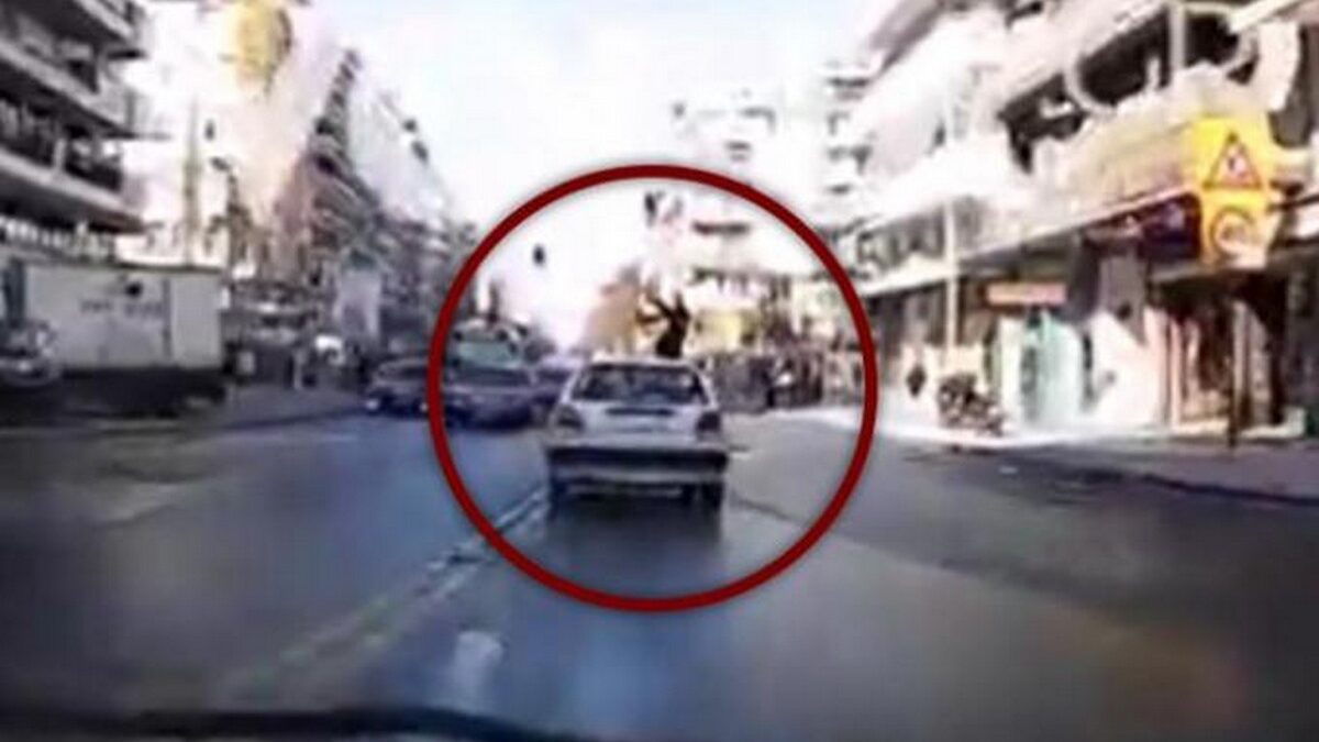 Βίντεο-σοκ: Αυτοκίνητο παρέσυρε κοπέλα στο κέντρο της Θεσσαλονίκης – Την πέταξε στον αέρα!