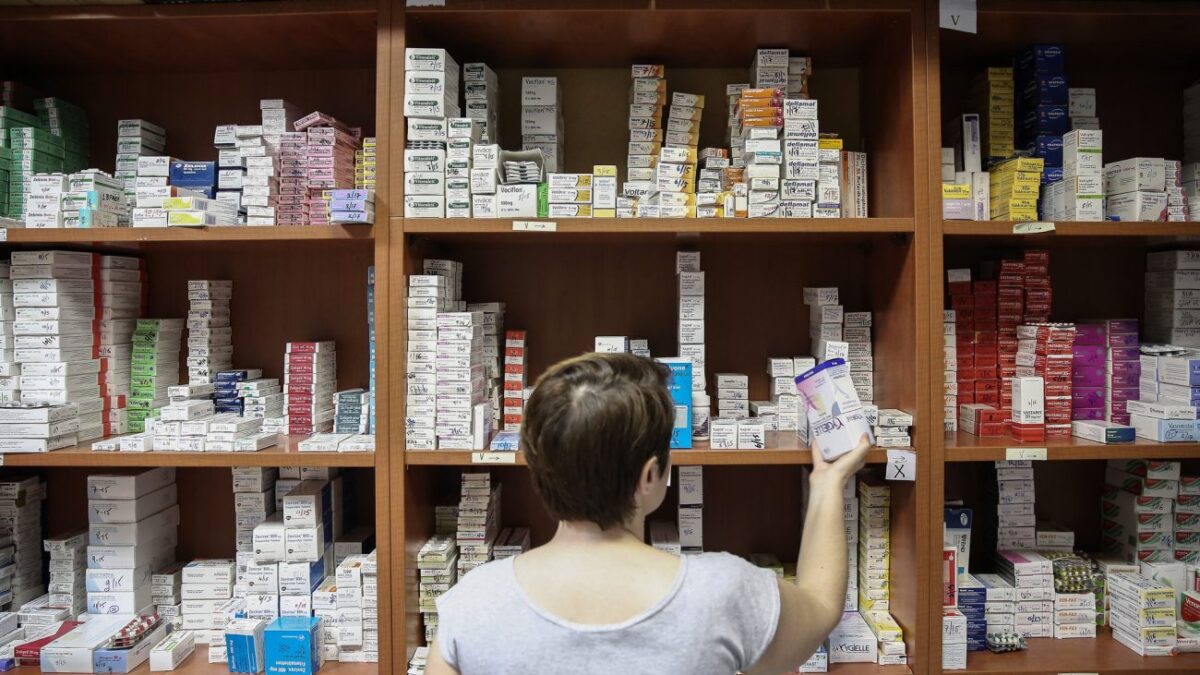 Κορονοϊός στην Ελλάδα: Έκτακτα μέτρα στα φαρμακεία
