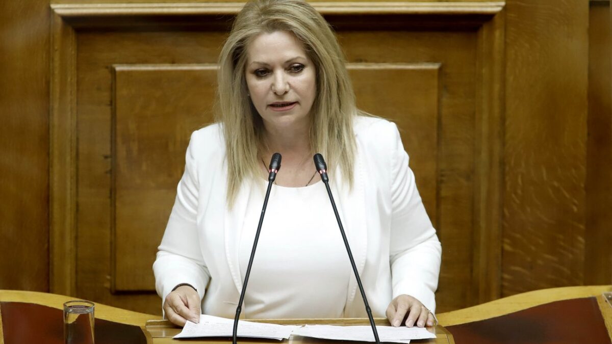 Άννα Μάνη-Παπαδημητρίου: «Οι Έλληνες μπορούμε να τα καταφέρουμε!»