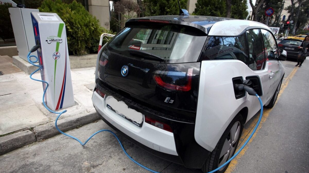 Επιδότηση έως και 12.000 ευρώ για αγορά ηλεκτρικού αυτοκινήτου