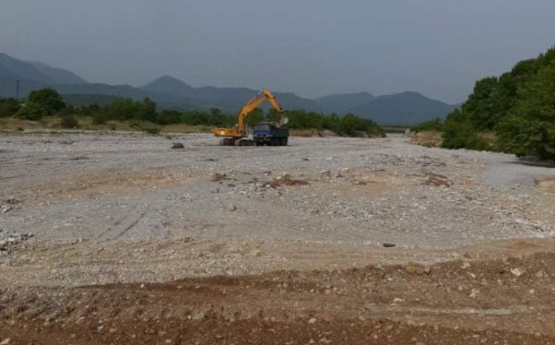 Πιερία: Κλειστή η επαρχιακή οδός στο 12ο χλμ Κονταριώτισσας – Αγίου Σπυρίδωνα λόγω υπερχείλισης του ρέματος