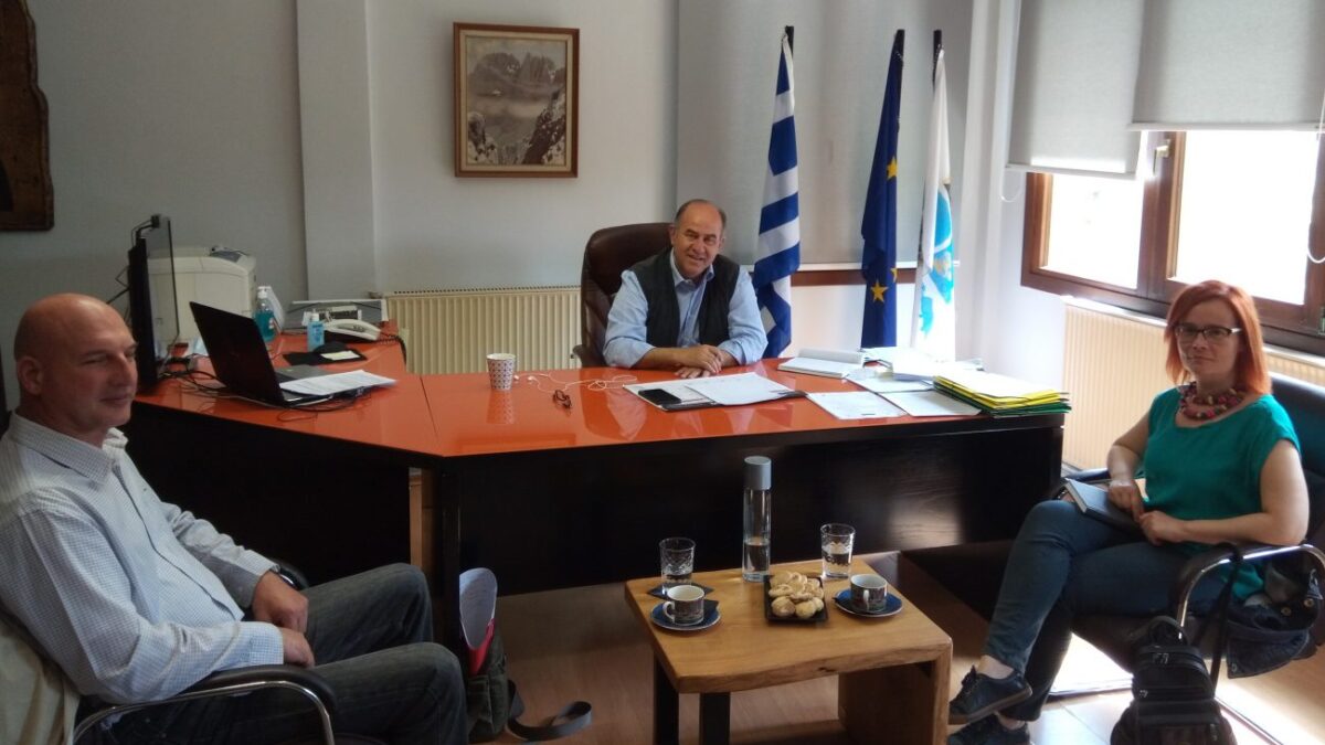 Συνάντηση της βουλεύτριας Μπέττυς Σκούφα  με τον Δήμαρχο του Δήμου Δίου-Ολύμπου Βαγγέλη Γερολιόλιο.