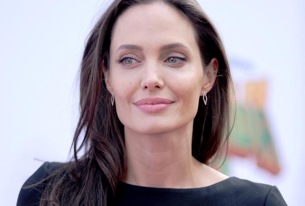 Η Angelina Jolie αποκάλυψε τον λόγο που χώρισε με τον Brad Pitt
