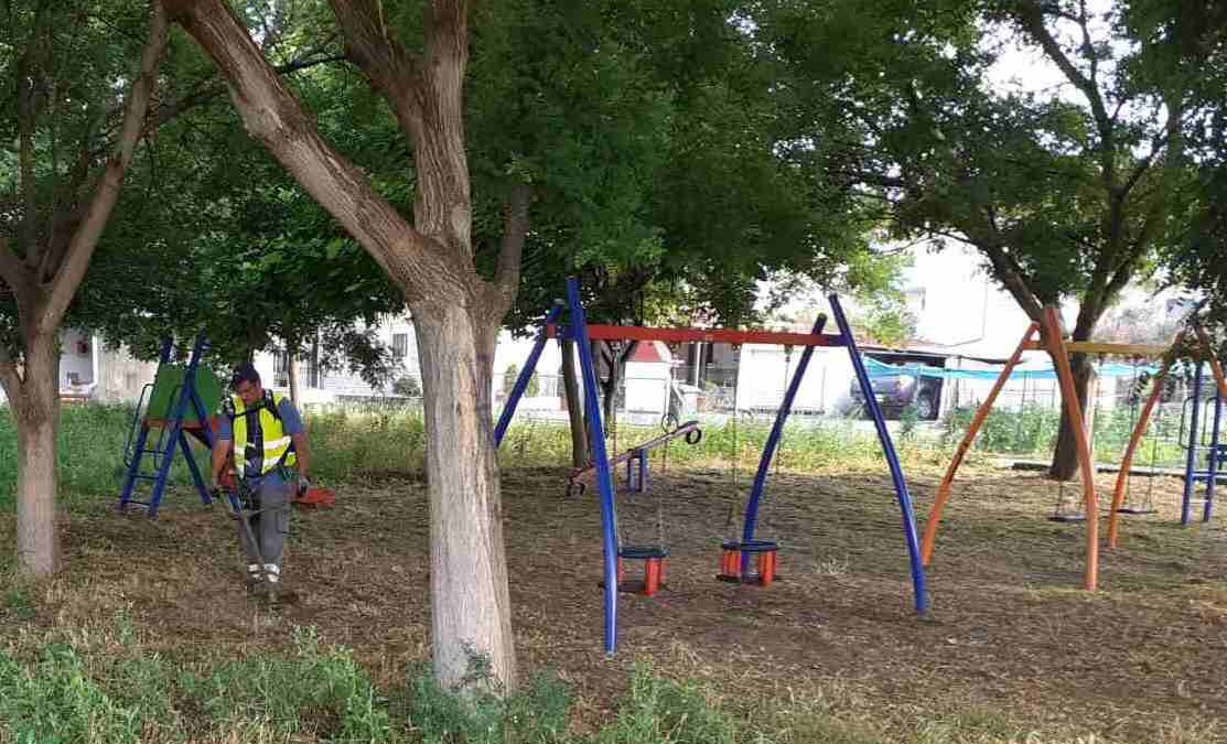 Καθαρισμός πλατείας Κοκκινοπλιτών, παιδικής χαράς στην Κατερίνη και εκτός σε Σβορώνο, Νεοκαισάρεια και Αρωνά