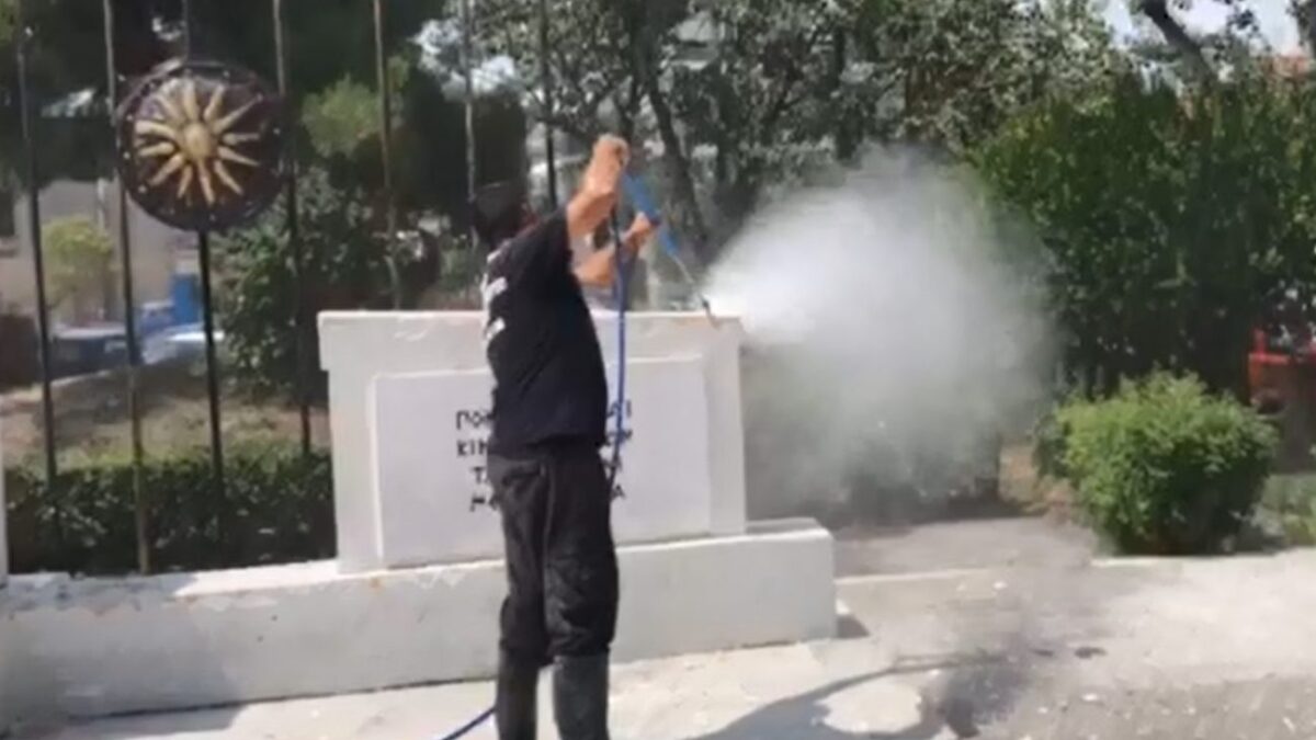 Καθαρισμός από ρυπάνσεις και graffiti στην πλατεία Ηρώων (VIDEO & ΦΩΤΟ)